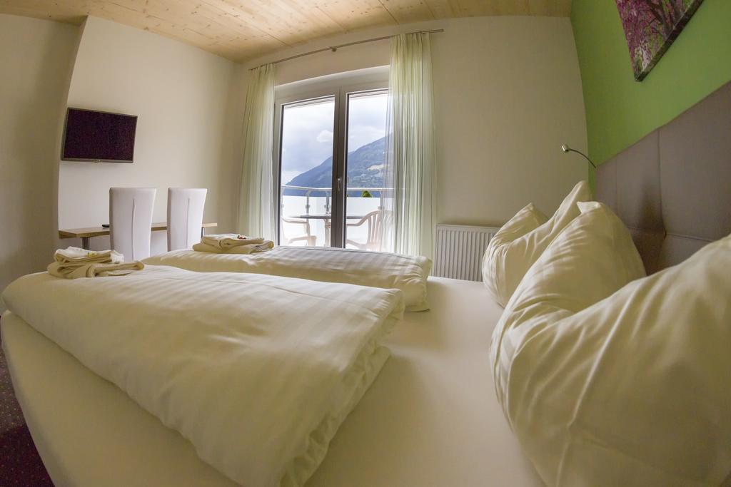 Gästehaus Krappinger/Pizzeria Mamma Mia Ossiach Ruang foto